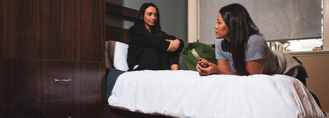 woman talking to another patient about personality disorders and addiction at Sunrise Detox Toms River